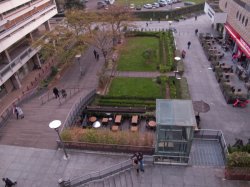 Devant la bibliothèque de la Part-Dieu (côté centre commercial)