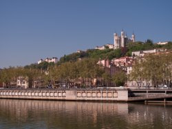 Fourvière vue du quai Saint-Antoine