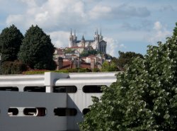 Le Centre d'échanges de Perrache et la basilique de Fourvière