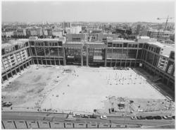 [Vue rapprochée de la place de la gare]