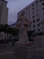 Le Monument aux morts sur la place Lazare-Goujon