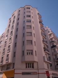 Un des Gratte-Ciel vu depuis la rue Louis-Becker