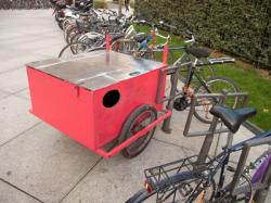 Un tricycle personnalisé rue Docteur Bouchut