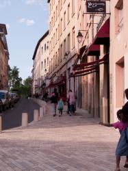 La rue des Pierres Plantées