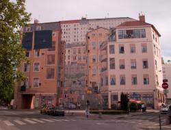 Boulevard des Canuts : mur peint des Canuts