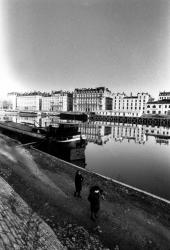 Péniche sur le quai Fulchiron