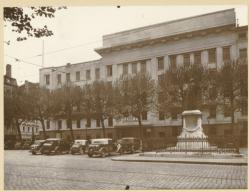 [La place Tolozan, vers 1938]