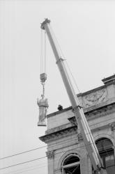 [Dépose des muses de l'Opéra de Lyon]