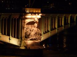 Allégorie de la Saône sur un pilier du pont Lafayette