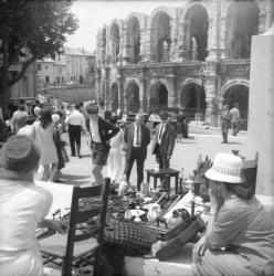 [Marché aux puces de Arles]