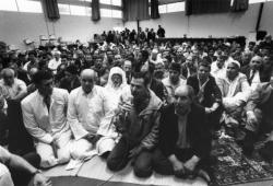 [Rassemblement pour la prière de l'Aïd-El-Kébir à Gerland]