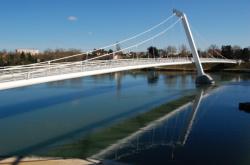 Passerelle Nelson-Mandela reliant Décines-Charpieu à Vaulx-en-Velin