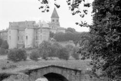 [Château-Prieuré de Pommiers-en-Forez (Loire)]
