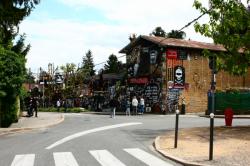 La Demeure du Chaos : vue extérieure, angle Impasse de la Croix - Rue de la République