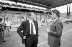 [Jean-Michel Aulas et Bernard Tapie au Stade de Gerland]