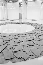 [Musée d'art moderne de Saint-Etienne. Exposition des oeuvres de Richard Long de la collection Panza]