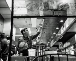 Halles Paul Bocuse, barman