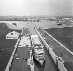 Georges Pompidou inaugure le barrage de Pierre-Bénite