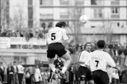 [Football : AS Minguettes - Variétés club de France (6-7)]