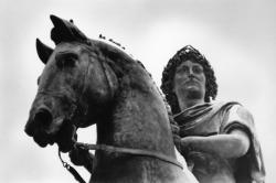 [Monument équestre de Louis XIV, place Bellecour]