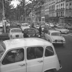 Circulation en ville : automobile et piétons
