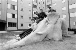 [Sculpture-toboggan d'Yves Henri à Oullins]