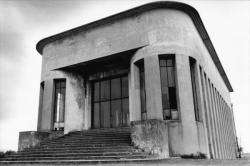 [Bâtiment de l'émetteur de Radio-Lyon à Dardilly]