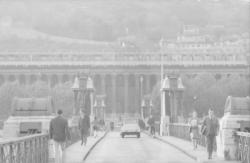 Palais de justice et passerelle