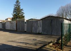 ["Les grandes cités", cités ouvrières de l'usine TASE, garages]