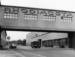 [Usine Rhodiaceta à Péage-de-Roussillon]