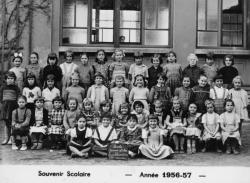 [Souvenir scolaire : école Jeanne-d'Arc à Vaulx-en-Velin, cours élémentaire - 2e année (année 1956-1957)]