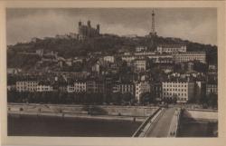 Lyon. - Le Pont du Change et la colline de Fourvière