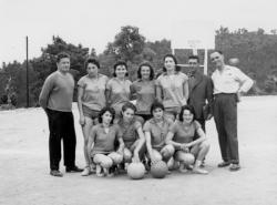 [Tournoi de basket inter-usines : équipe féminine de basket (US Vaulx-en-Velin)]