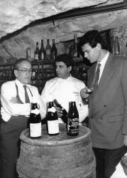 [Dégustation de vins dans la cave de "La Tassée"]