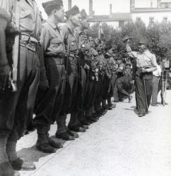 [Revue militaire place Bellecour, 5 septembre 1944]