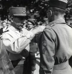 [Revue militaire place Bellecour, 5 septembre 1944]