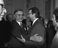 Remise de médailles à Roger Grivel par l'ambassadeur de Pologne à Lyon