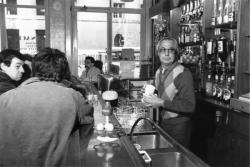 [Café de la Cloche (Antoine Valls, propriétaire-gérant)]
