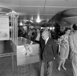 [Transports en commun de l'agglomération lyonnaise. Journées portes ouvertes à la station Gorge-de-Loup de la ligne D du métro avant exploitation]