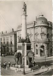 Chambéry (Savoie). - La Fontaine des Eléphants et la Statue du Général de Boigne