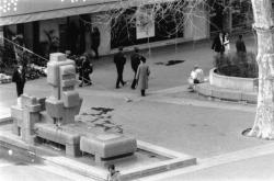 ["Les Grands Compas", sculpture-fontaine de Serge Boyer (1977)]