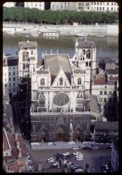 [La Cathédrale Saint-Jean vue de Fourvière]