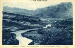 Environs d'Yenne. - Le défilé du Rhône. - La Dent du Chat (alt. 1472 m.)