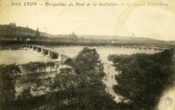 Lyon. - Perspective du pont de la Guillotière et du Grand Hôtel-Dieu