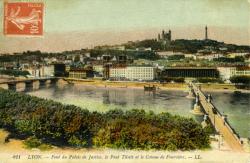 Lyon. - Pont du Palais de Justice, le Pont Tilsitt et le coteau de Fourvière