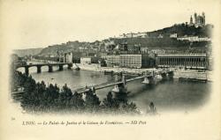 Lyon. - Le Palais de Justice et le Coteau de Fourvières