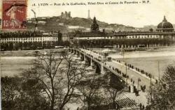 Lyon. - Pont de la Guillotière. - L'Hôyel-Dieu et le Coteau de Fourvière