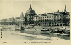 Lyon. - La façade et le dôme de l'Hôtel-Dieu
