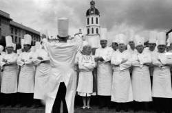 [Rassemblement des toques blanches de la restauration lyonnaise]