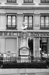 [Monument à Laurent Mourguet]